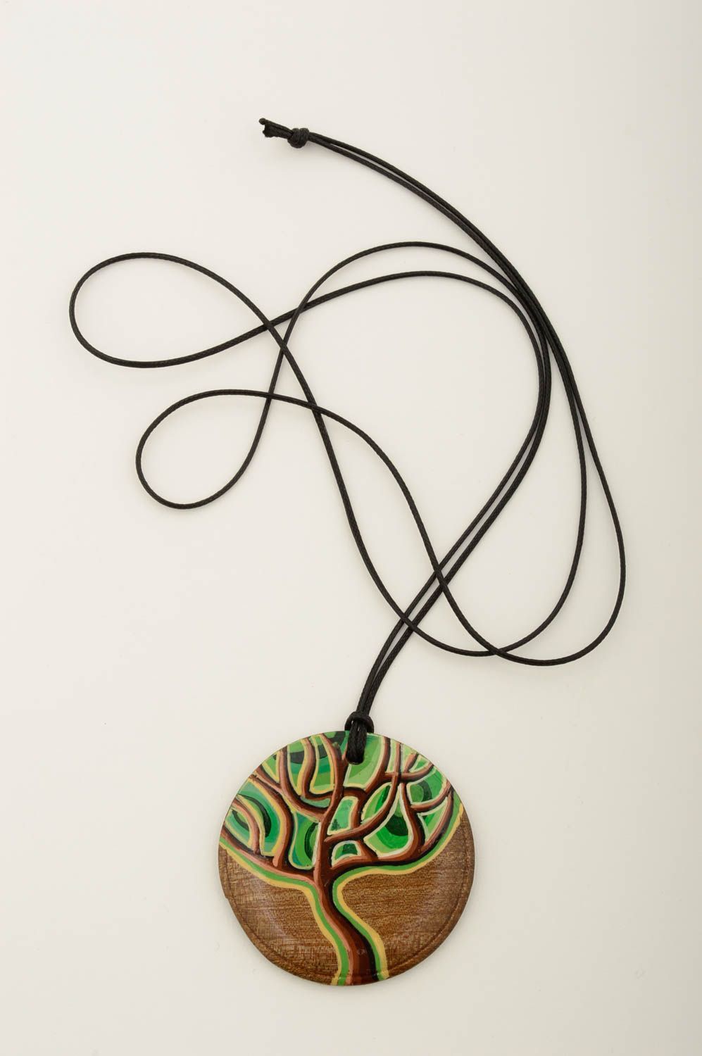Кулон ручной работы украшение на шею с росписью аксессуар из дерева на шнуре фото 3