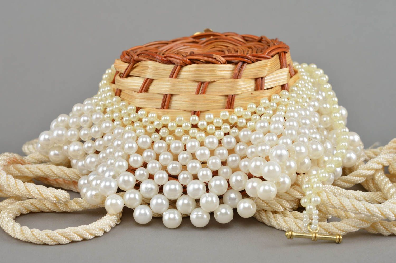 Mehrreihige schmuckvolle Glasperlen Halskette in Weiß Collier handmade für Damen foto 1