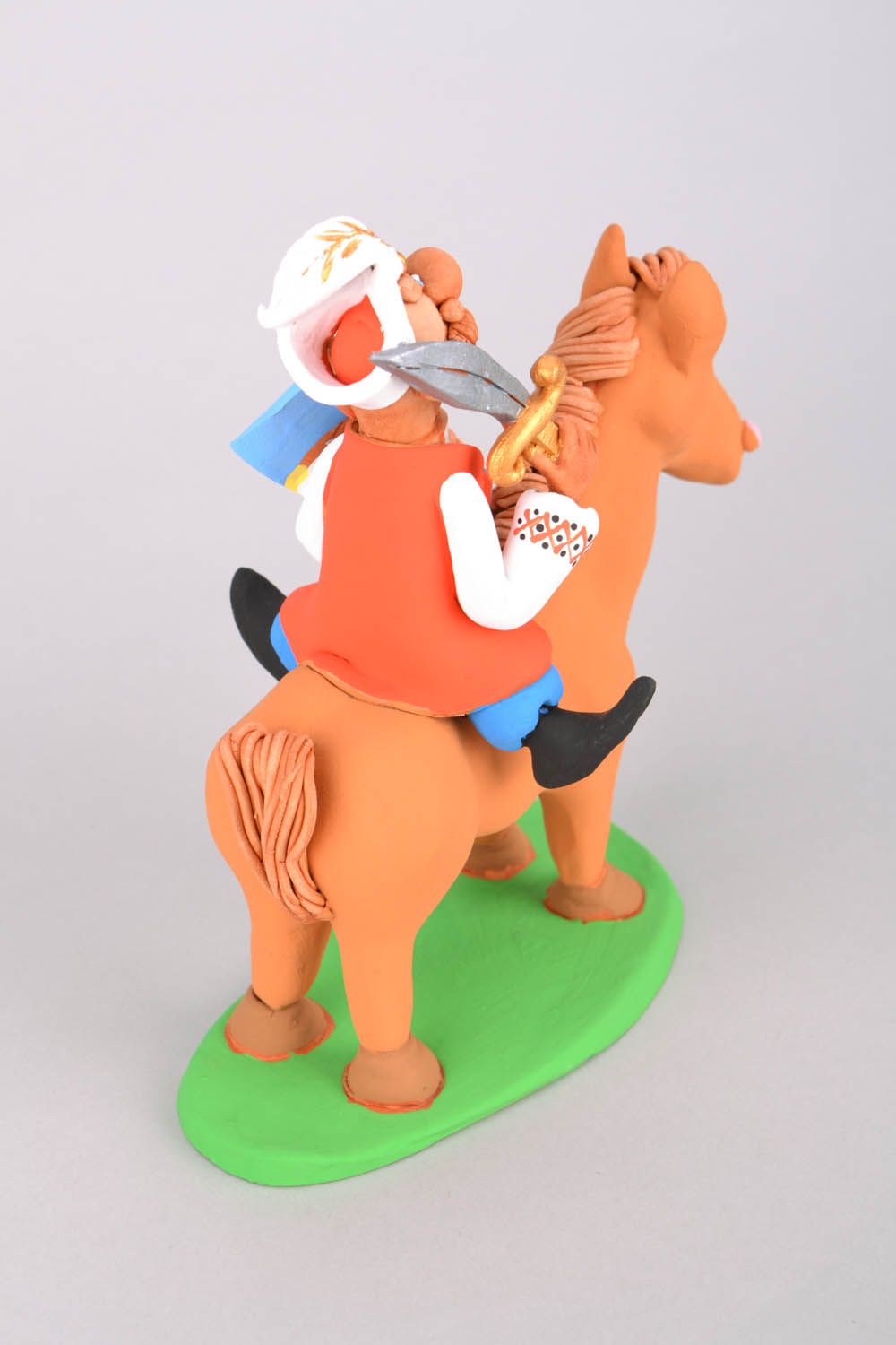 Керамическая фигурка Гетьман на лошади  фото 4
