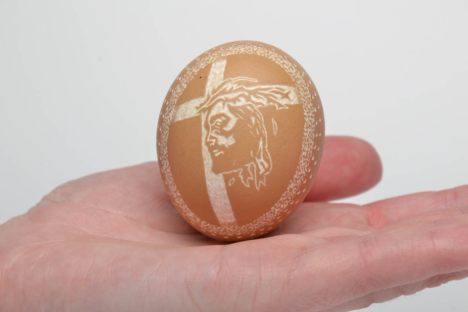 Brown engraved Easter egg photo 5