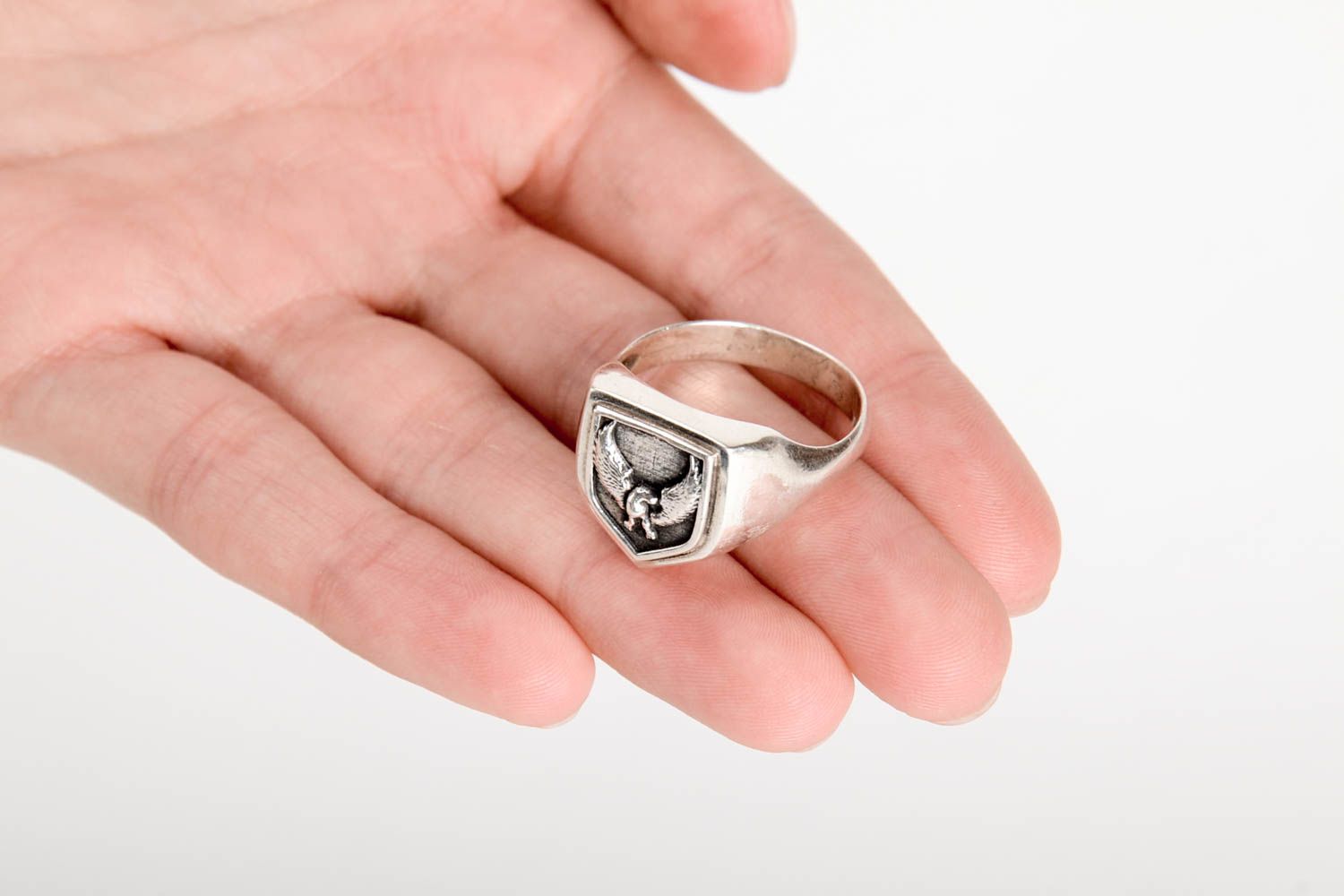 Дизайнерское хенд мейд серебряное кольцо серебряное украшение с орлом мужское фото 5