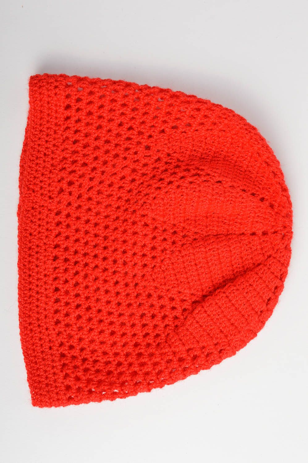 Bonnet tricot fait main Chapeau au crochet Vêtement enfant rouge ajouré photo 3