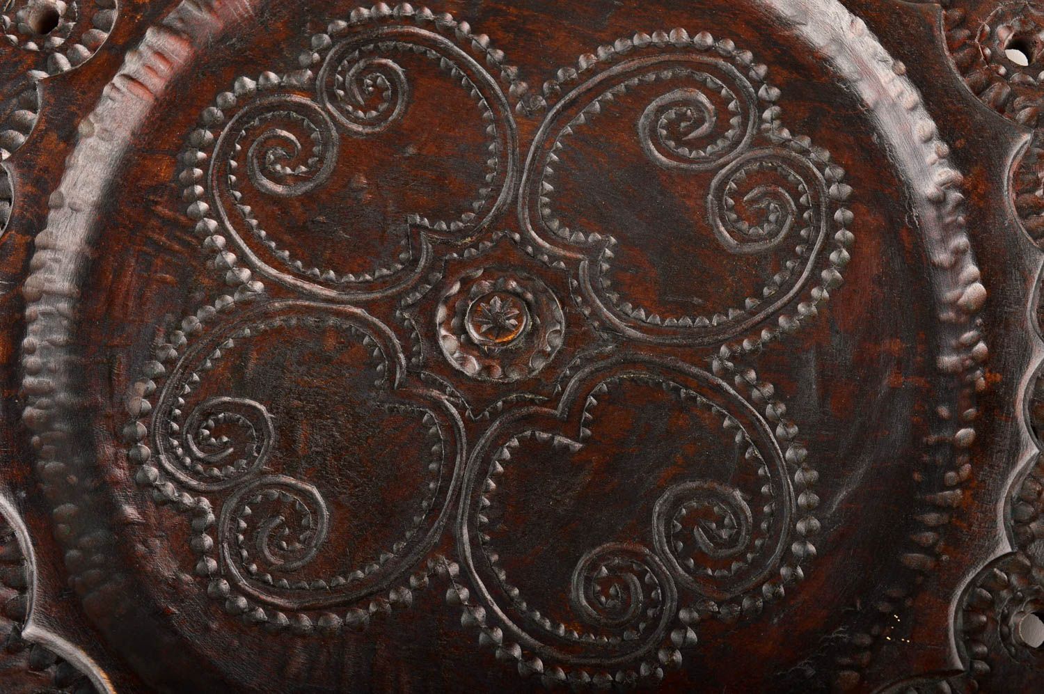 Plato de madera hecho a mano decoración de boba vajilla decorativa con ornamento foto 5