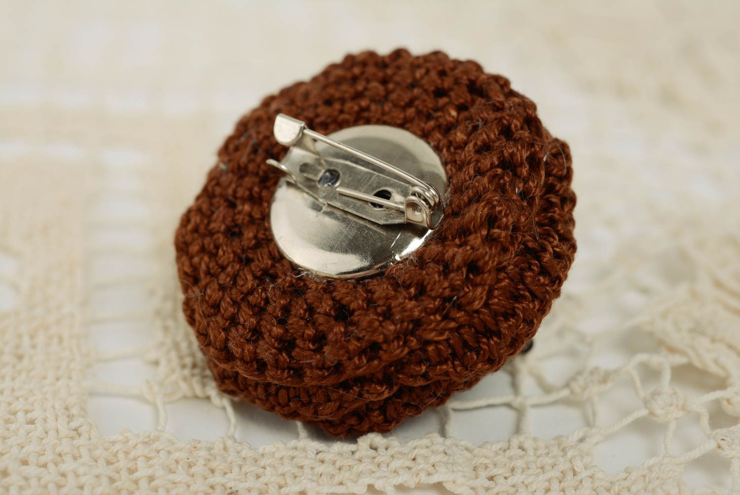 Crocheted flower brooch with brown beads and wood beads stylish accessory photo 3