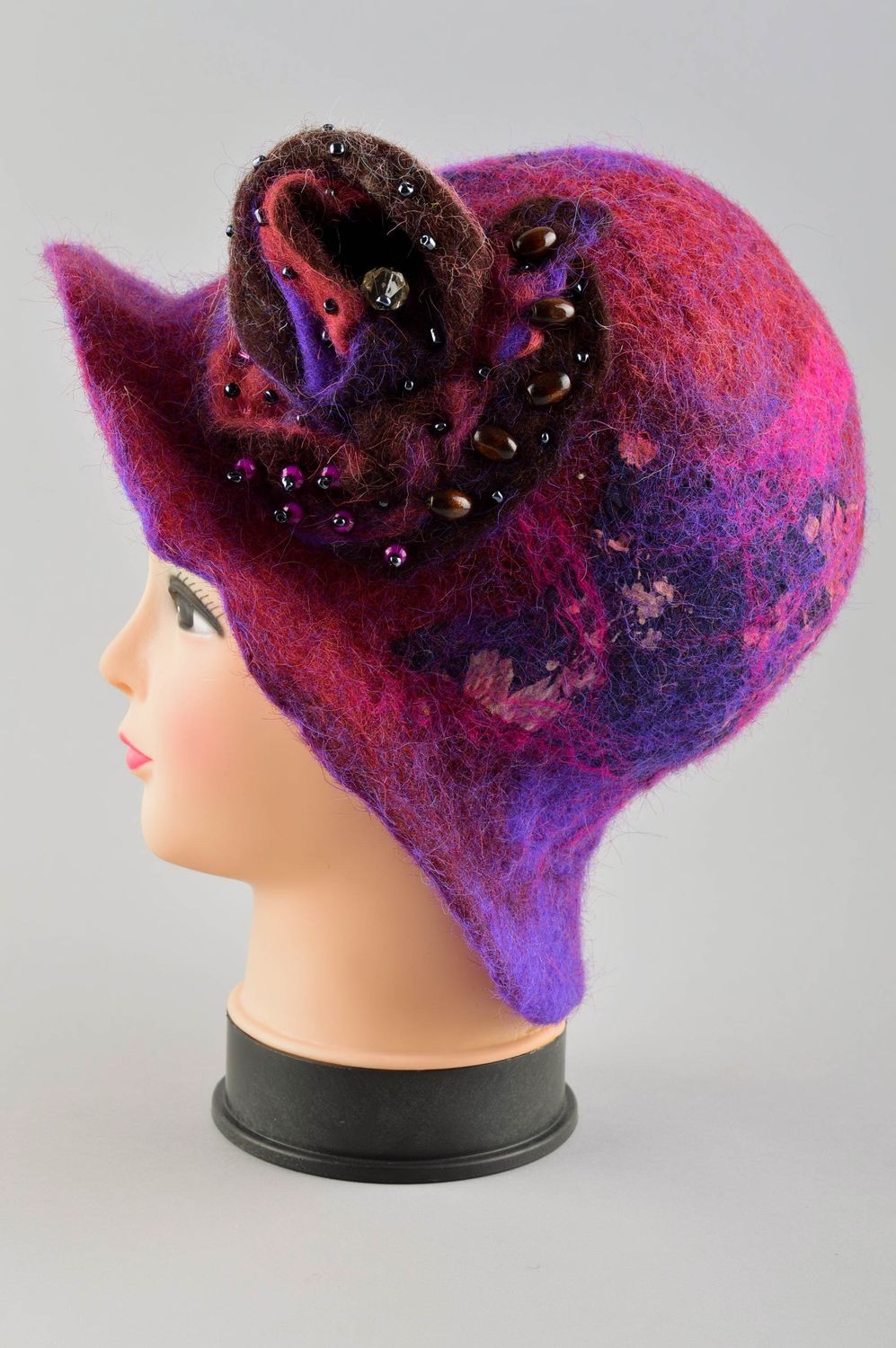 Handmade Damen Hut Accessoire für Frauen schöner Filz Hut in Violett mit Blume foto 3
