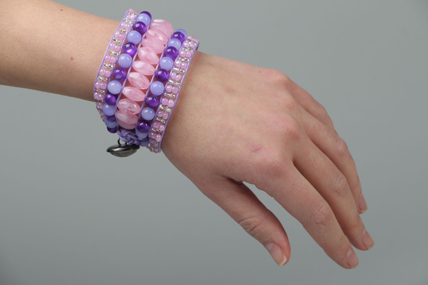 Bracelet fait main en perles de rocailles et perles fantaisie violet photo 4