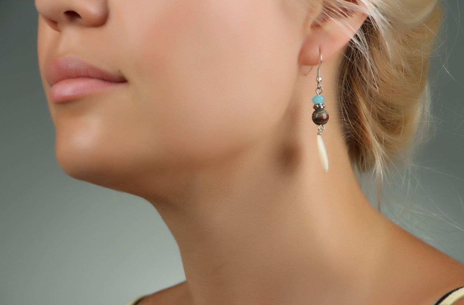 Boucles d'oreille avec jaspe, nacre et cristal photo 3