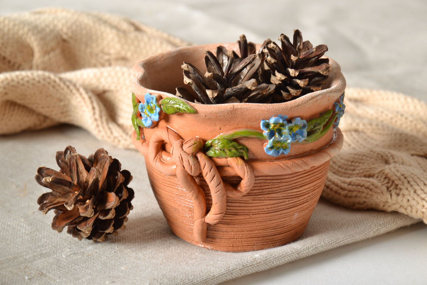 Ceramic flowerpot photo 1