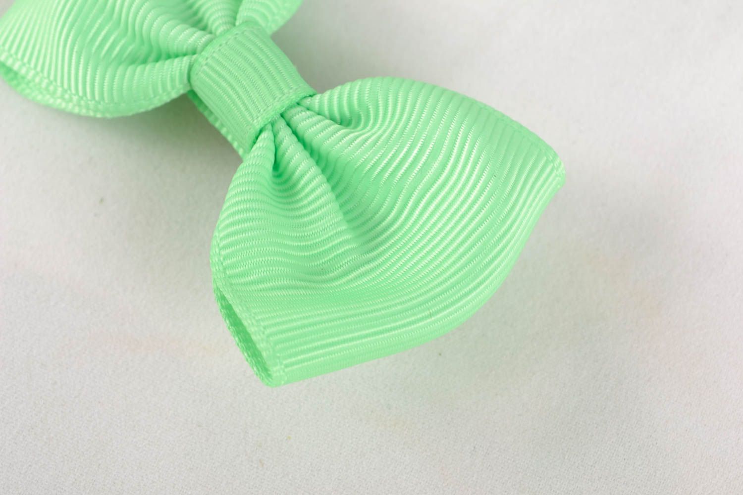 Deux barrettes à cheveux noeuds de rubans de reps vert menthe faites main photo 4