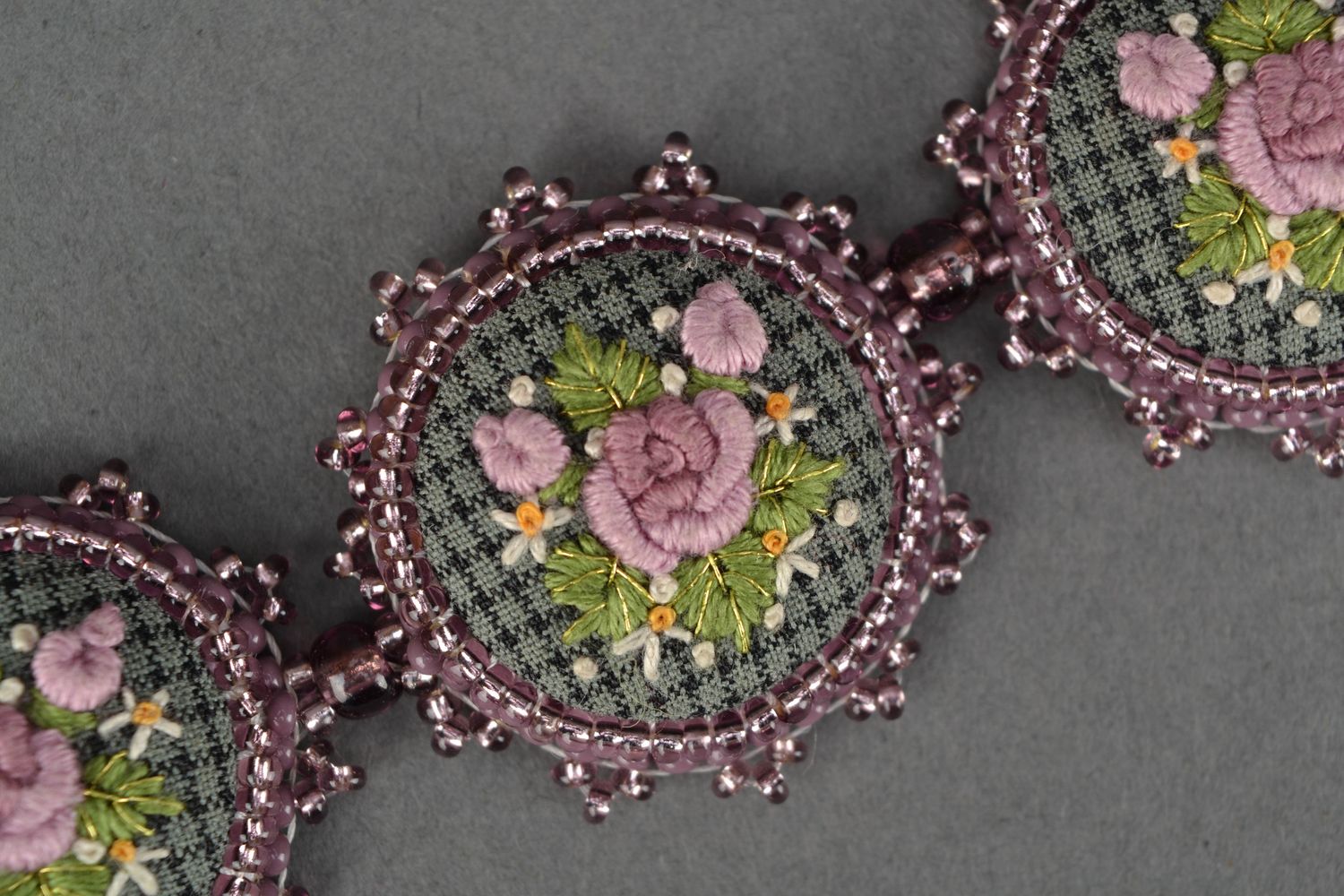 Handmade bracelet with embroidery Lilac Roses photo 3