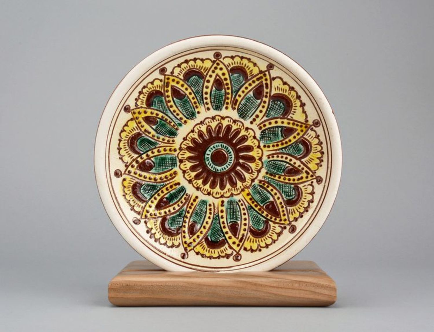 Piatto decorativo fatto a mano piatto da parete in ceramica piatto da tavolo
 foto 2