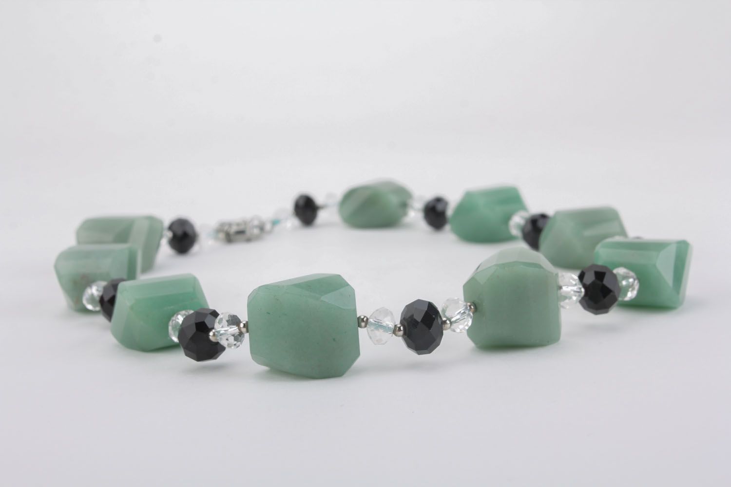 Necklace made of natural stones photo 2