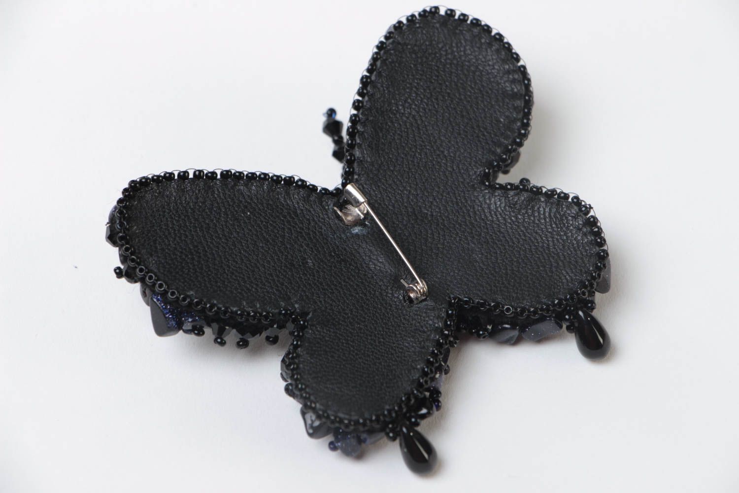 Женская брошь из чешского бисера и натурального амазонита ручной работы бабочка фото 4