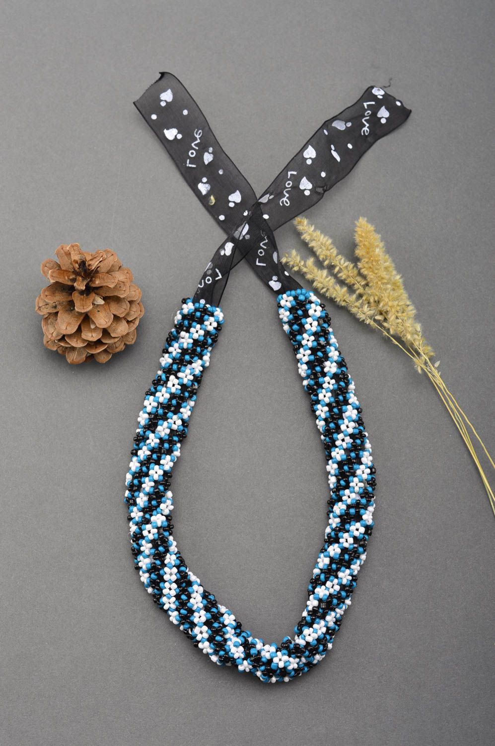 Collier en perles de rocaille Bijou fait main bleu-noir Cadeau pour femme photo 1