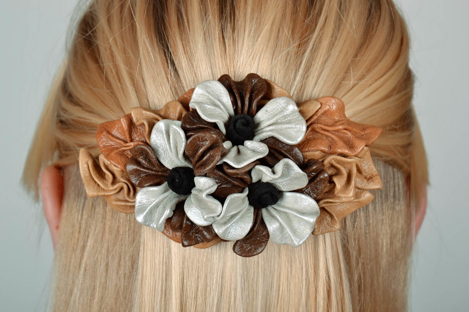 Handgemachte Haarspange aus Leder Blumen foto 5