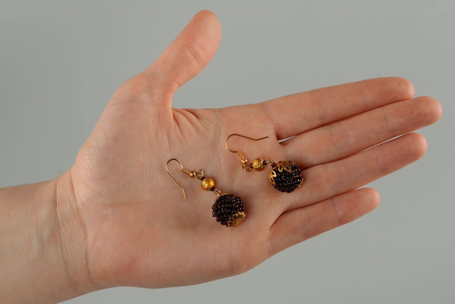 Boucles d'oreilles artisanales en perles de rocaille photo 5