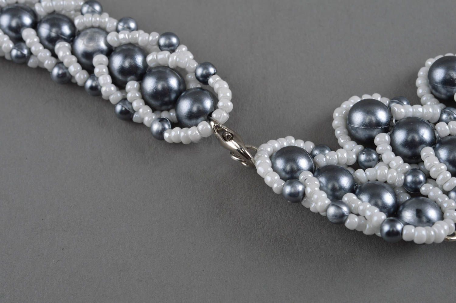 Collier en perles de rocaille et perles fantaisie fait main design original photo 4