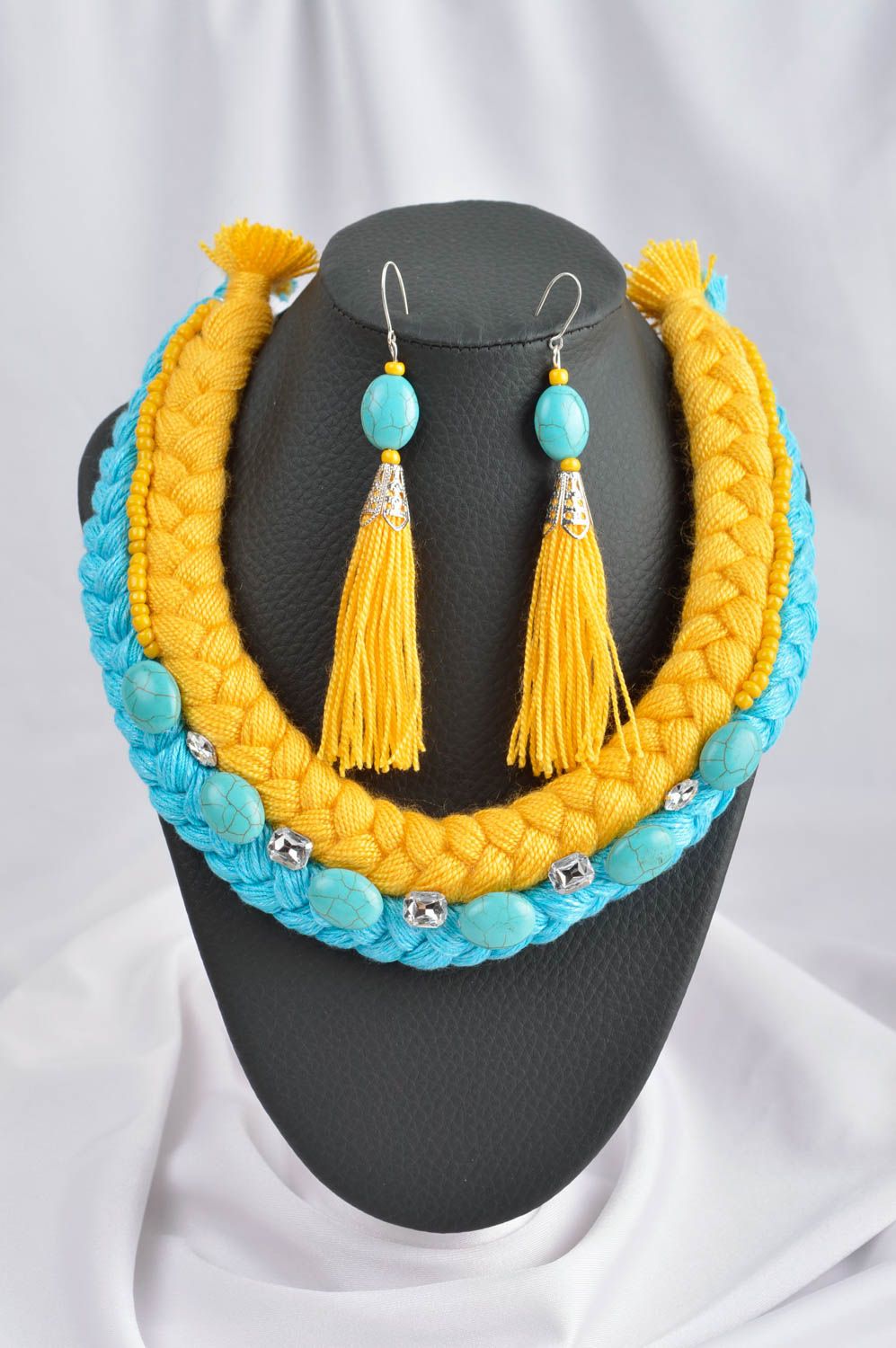 Ожерелье из ниток украшения ручной работы длинные серьги желтые с голубым фото 1