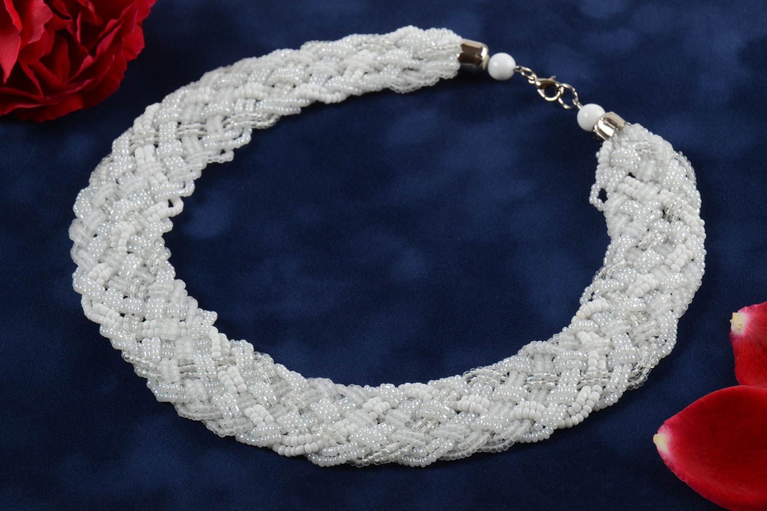 Handmade Collier Halskette Schmuck aus Rocailles Accessoire für Frauen weiß foto 1
