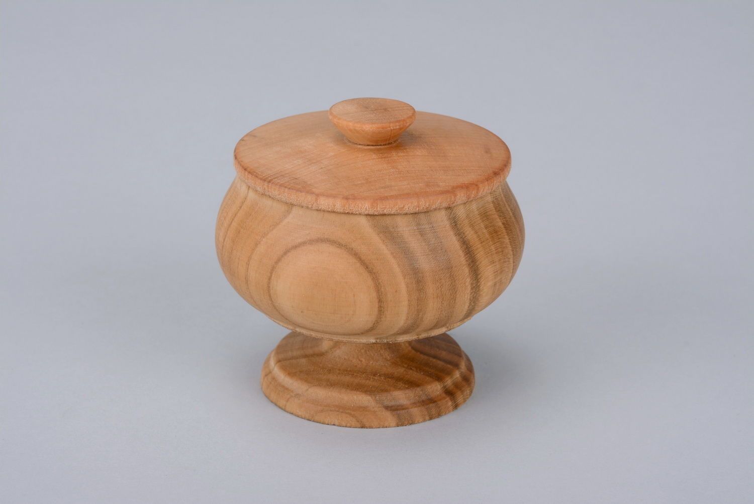 Pot à sel artisanal réalisé en bois photo 1