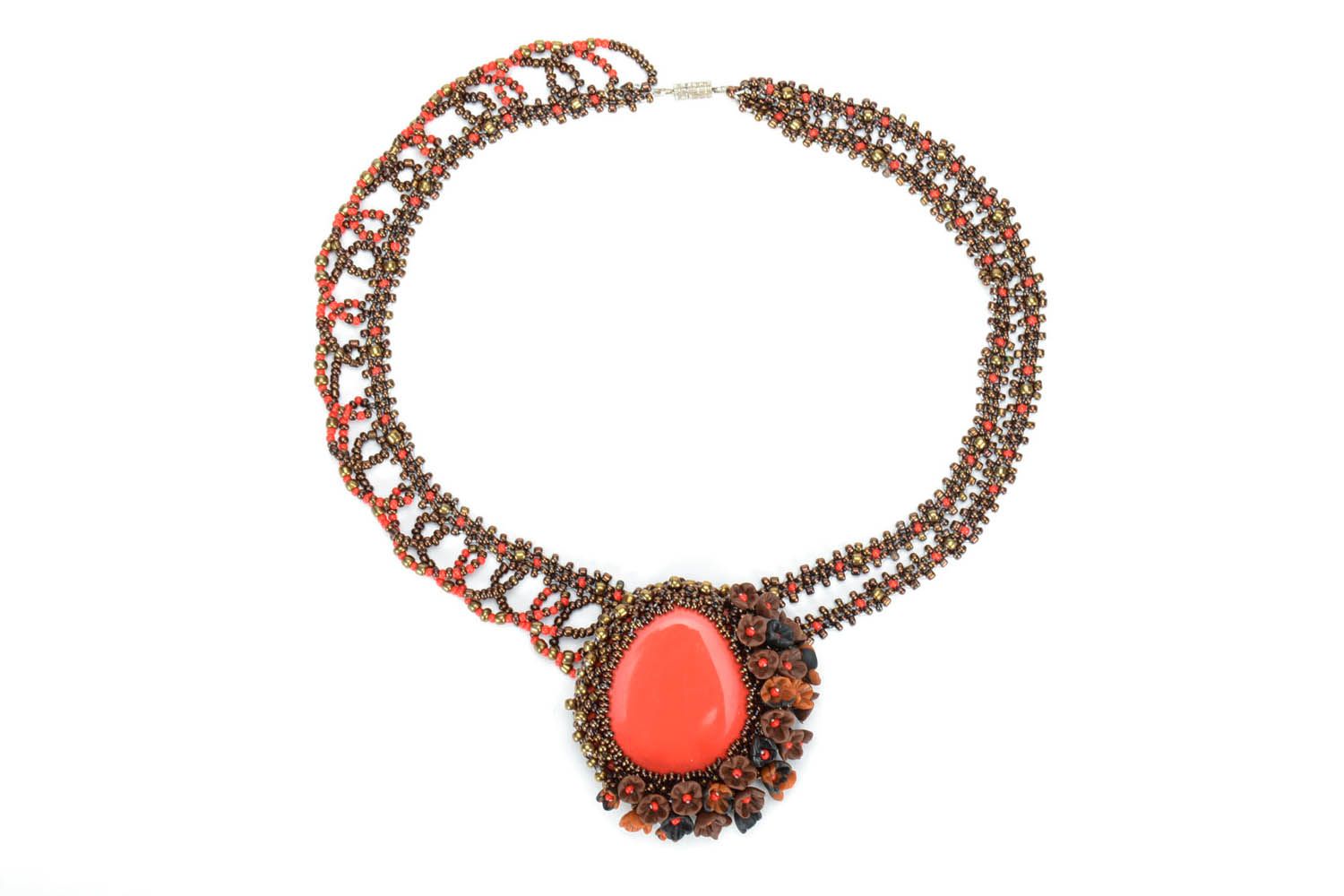 Girocollo fatto a mano collana originale con perline e pietra ornamentale foto 2