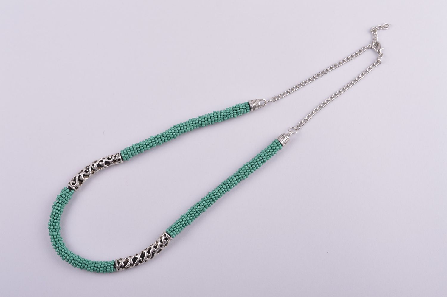 Collier vert Bijou fait main perles de rocaille Accessoire pour femme design photo 3