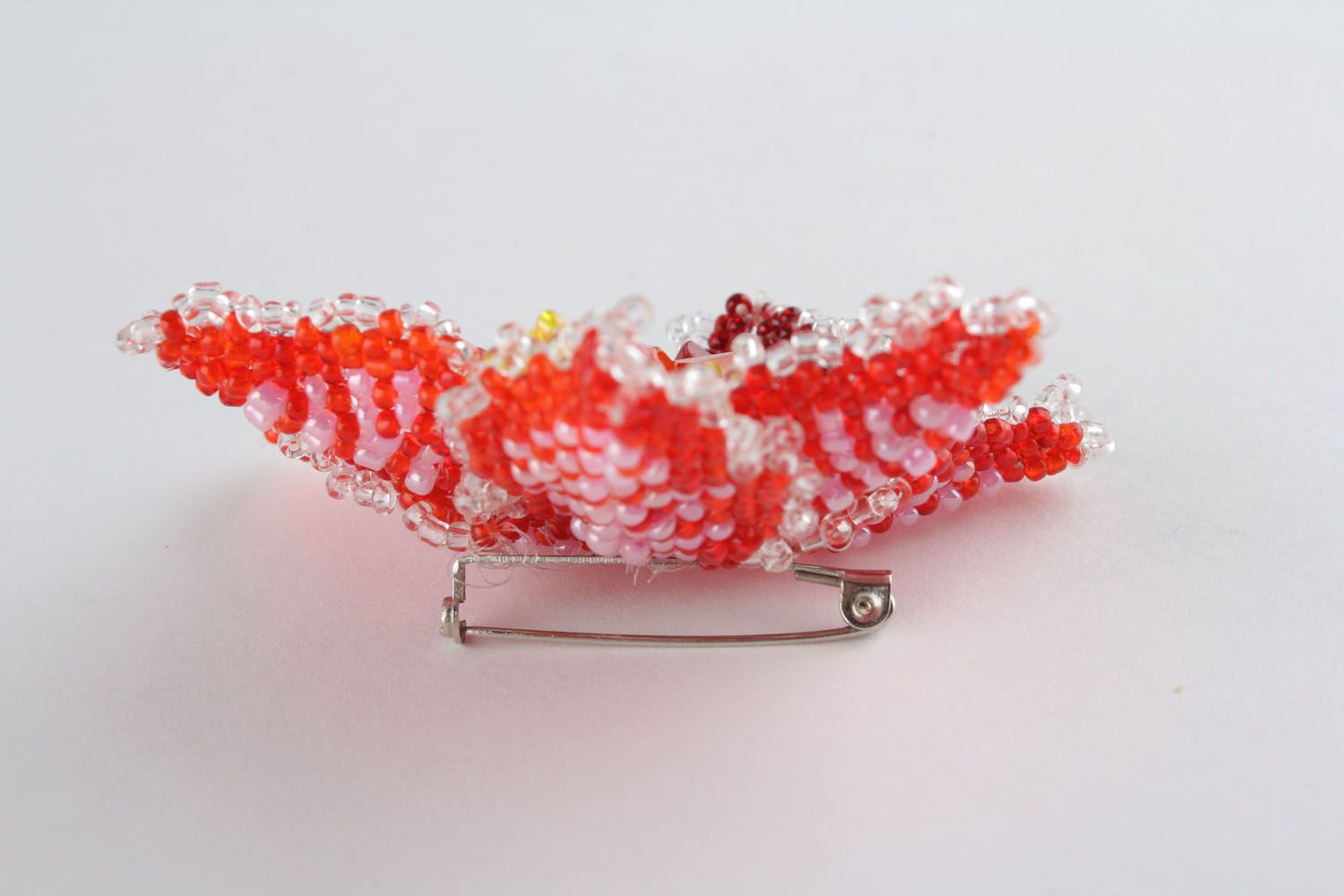 Red and white beaded brooch  photo 2