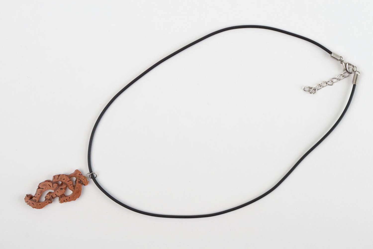 Кулон на шею кулон ручной работы эко украшение из персиковых косточек резное фото 3