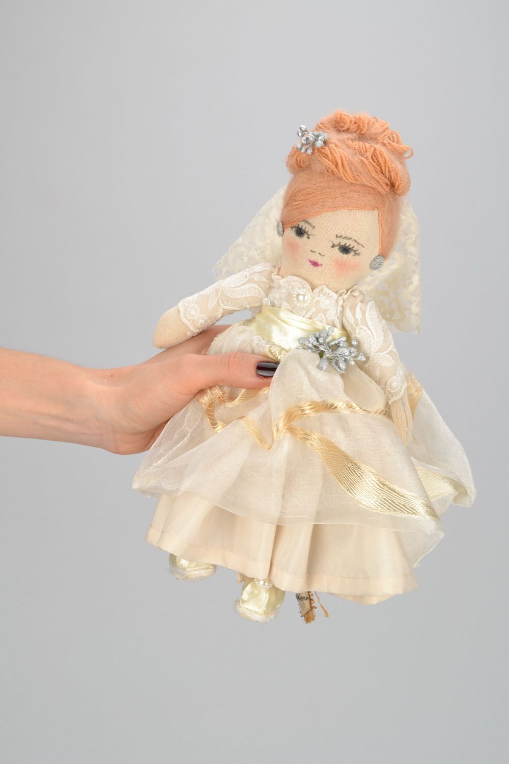 Мягкая интерьерная кукла Невеста фото 2
