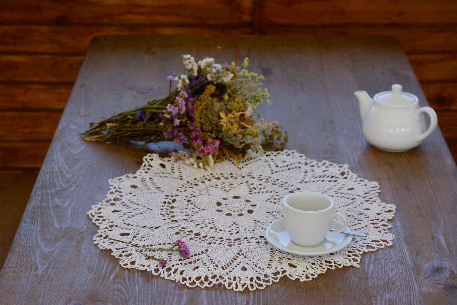 Lace crocheted napkin photo 1