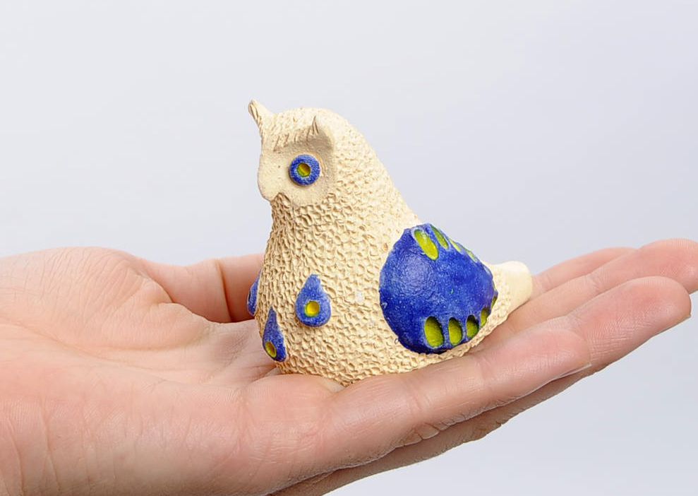 Penny whistle in the form of owl made of clay photo 2