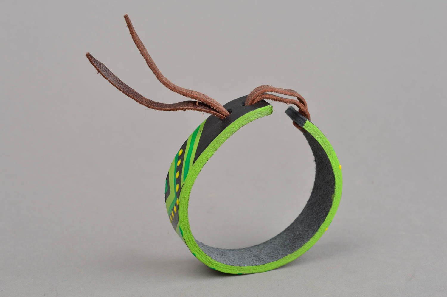 Brazalete artesanal de color verde pulsera de cuero hecha a mano regalo original foto 3