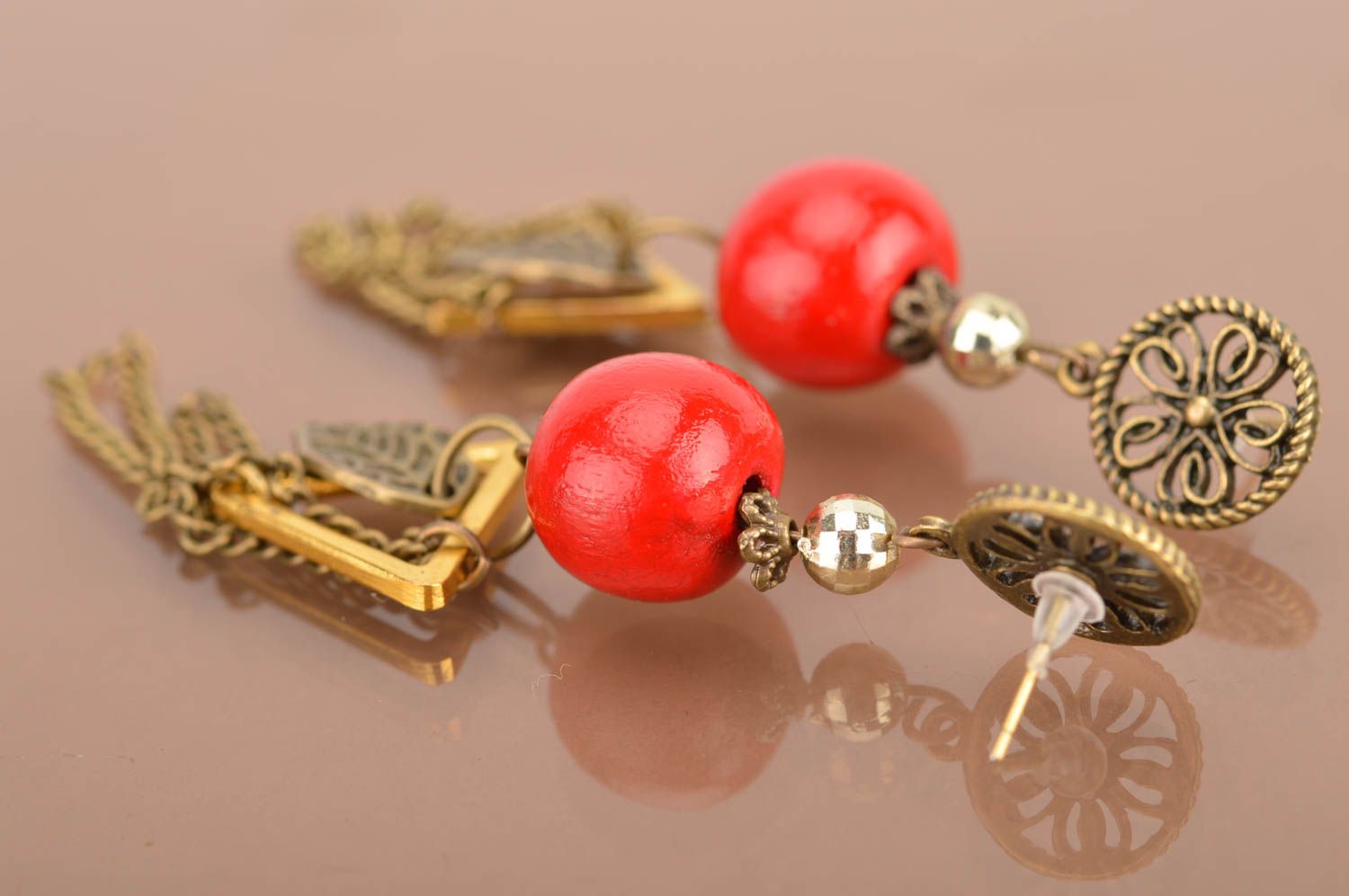Lange schöne Metall Ohrringe mit Holz Perlen handmade Schmuck für Frauen foto 5