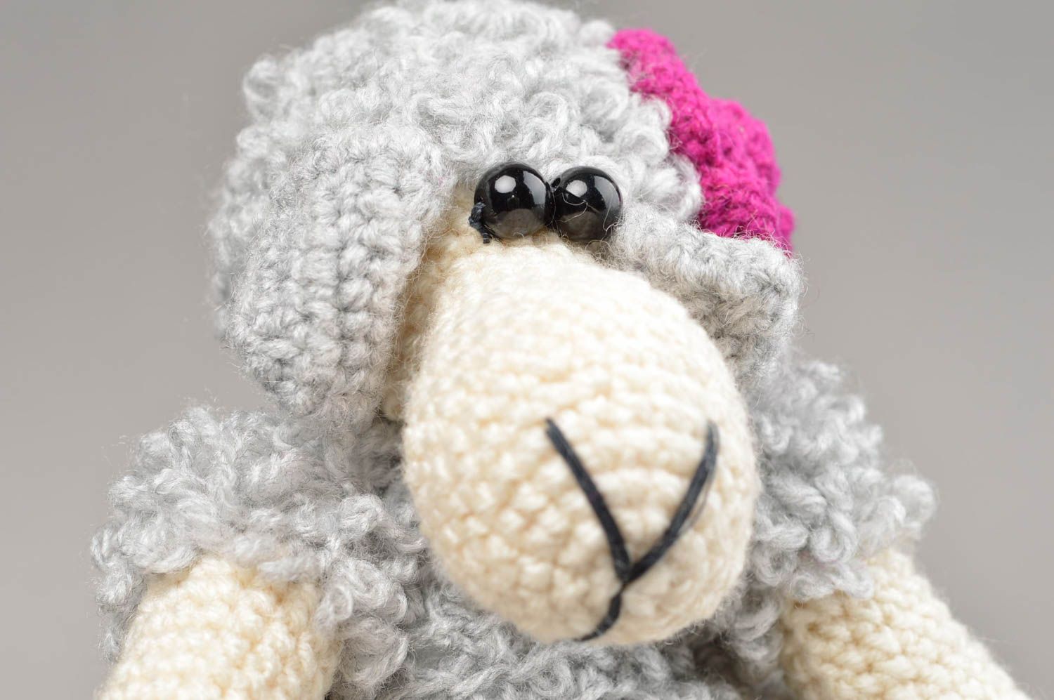 Peluche brebis tricotée au crochet grise belle originale faite main pour enfant photo 5