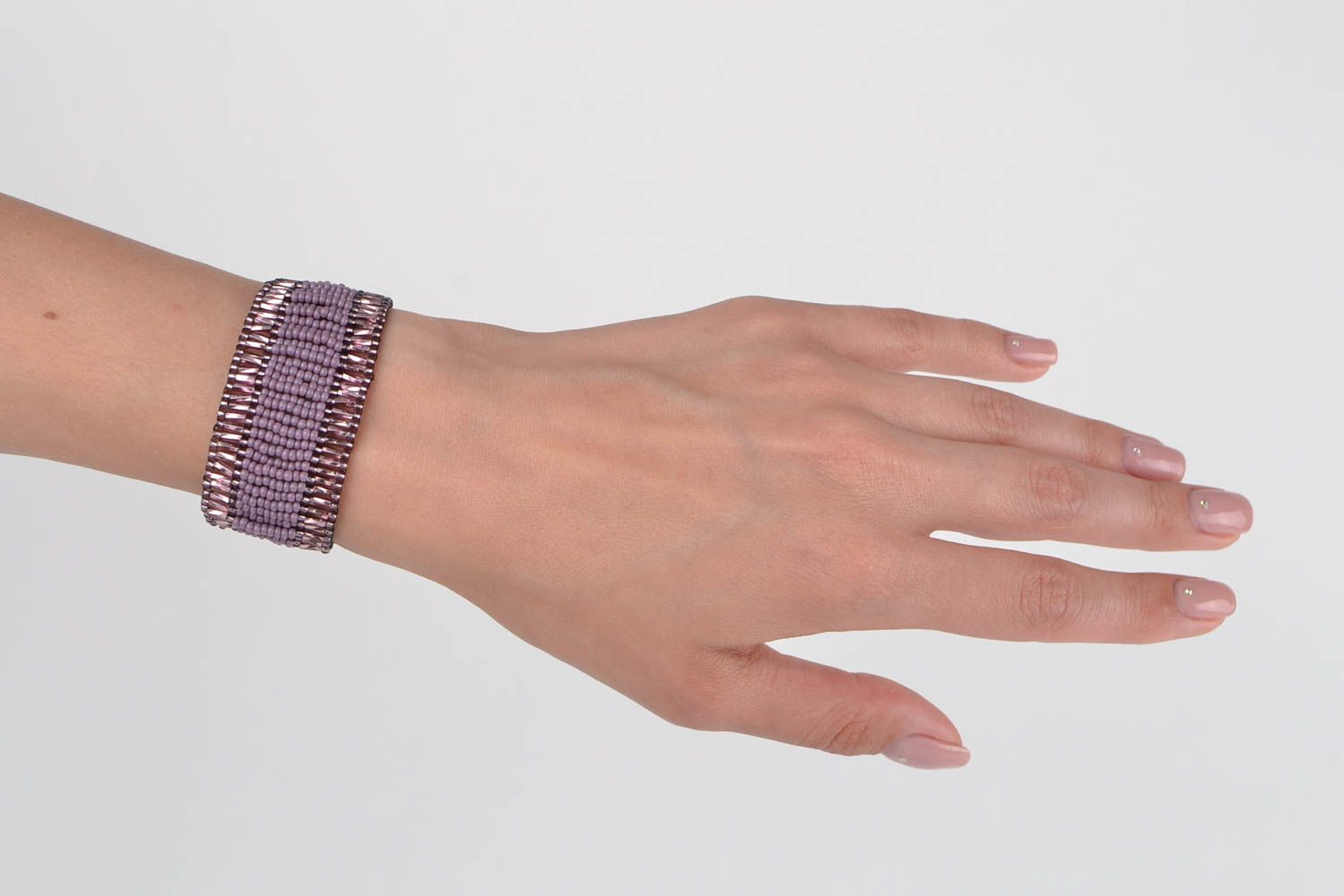Bracelet large Bijou fait main tissé en perles de rocaille violet Cadeau femme photo 2