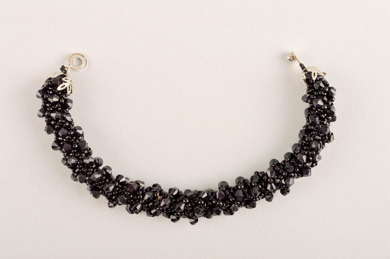 Bracelet noir Bijou fait main tissé en perles de rocaille original Cadeau femme photo 5