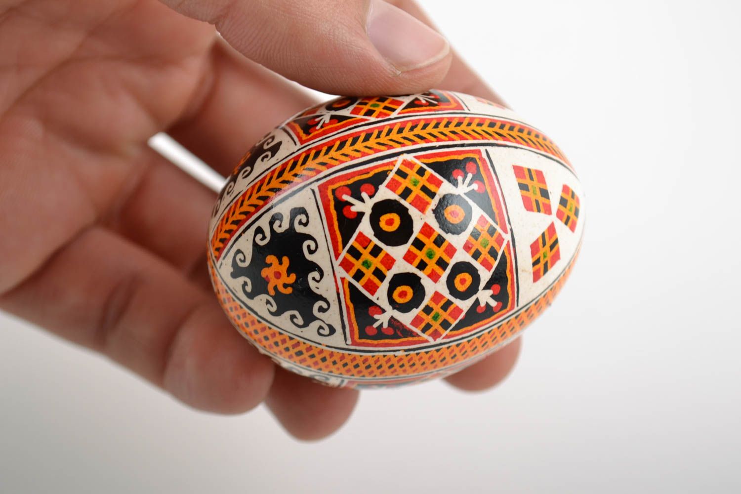 Huevo de Pascua hecho a mano pintado con acrílicos  hermoso foto 2