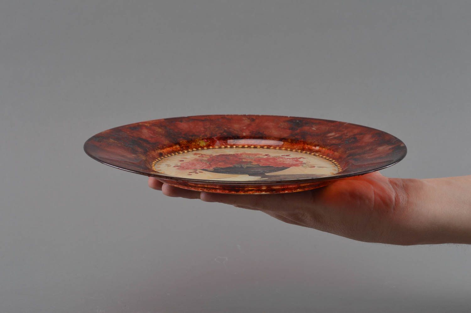 Стеклянная тарелка в технике декупаж ручной работы для декора Весенний букет фото 4