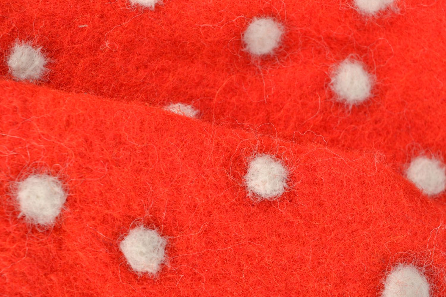 Manoplas a lunares de lana de fieltro “Seta matamoscas” foto 5