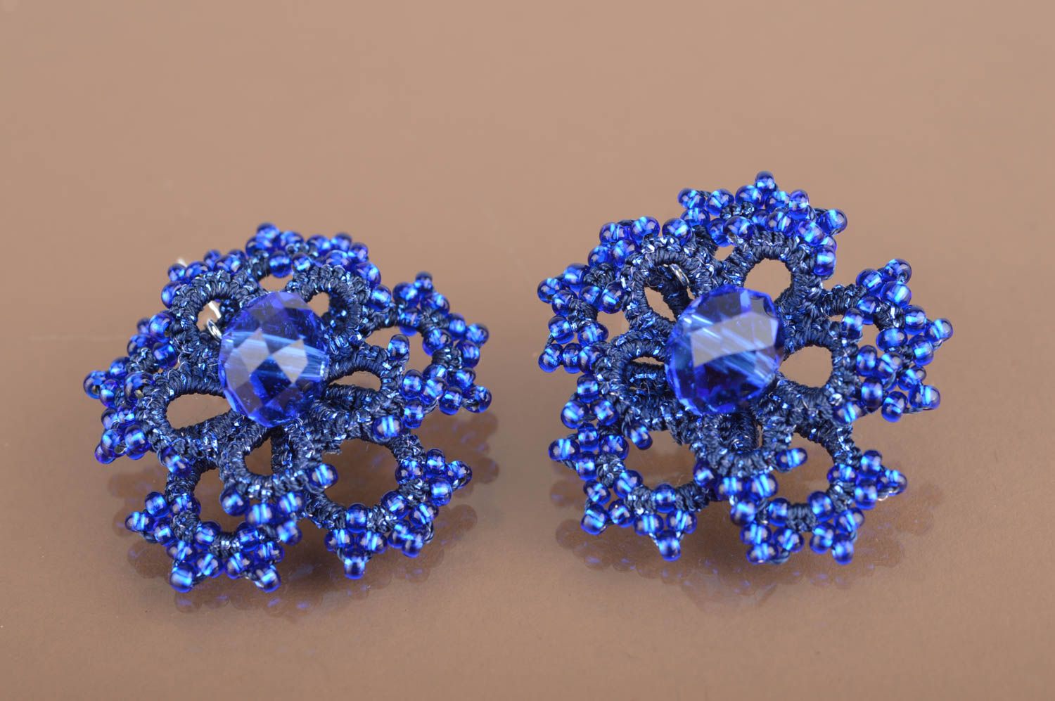 Handmade small flower shaped lacy tatted dangle earrings with beads bright blue photo 3
