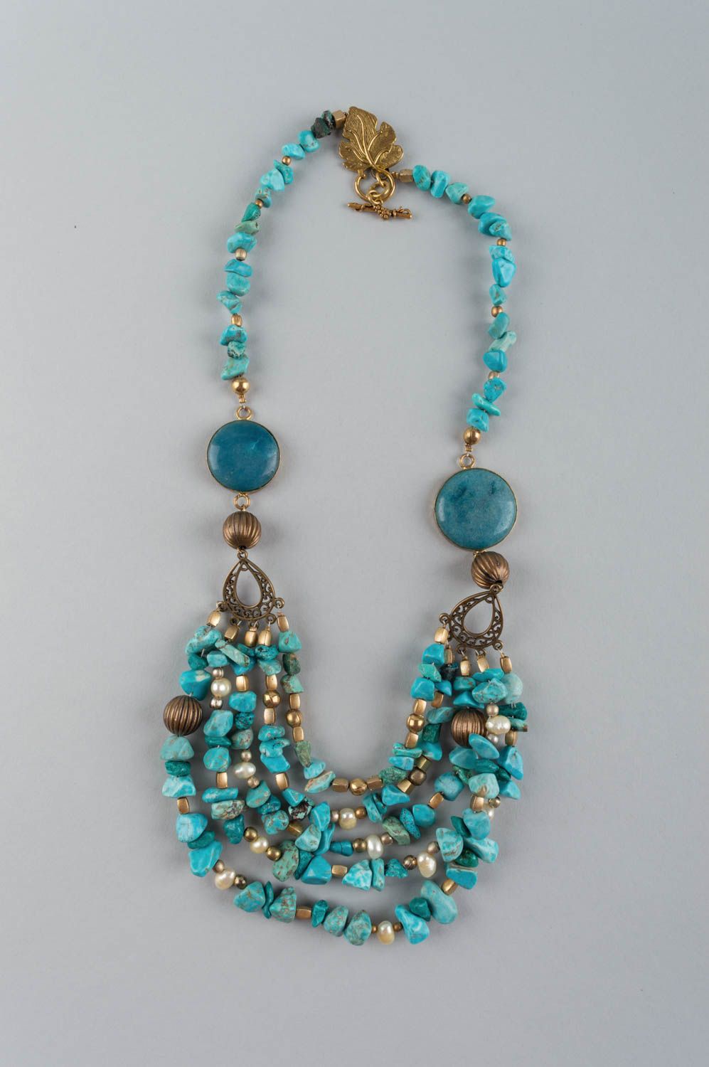 Long collier en turquoise et perles bleu fait main original pour femme photo 2