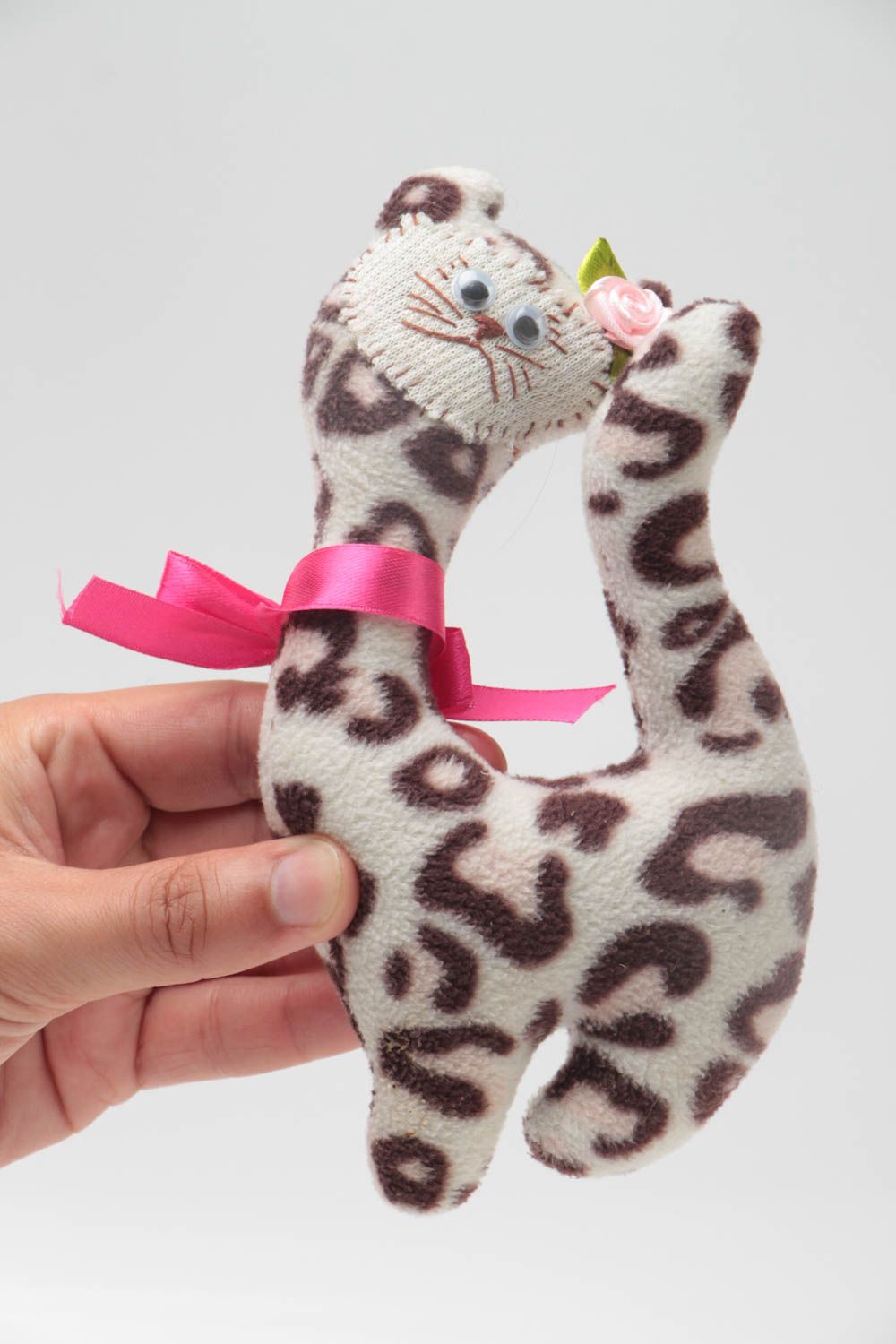 Мягкая игрушка ручной работы из флиса небольшого размера кот для детей фото 5