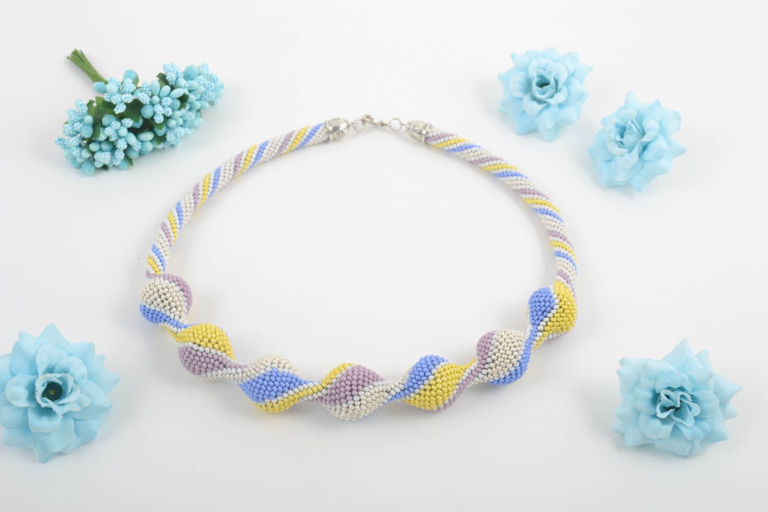 Schmuck aus Rocailles Halskette handmade Collier für Frauen zart einzigartig foto 1