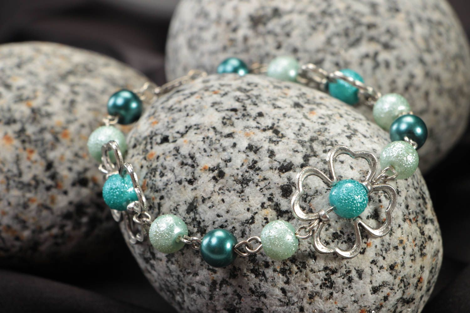 Handmade tender bracelet accessory made of ceramic pearls blue flower bracelet photo 2