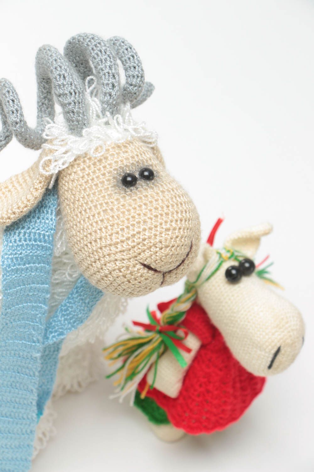 Ensemble de peluches tricotées au crochet faites main mouton et cheval 2 pièces photo 3