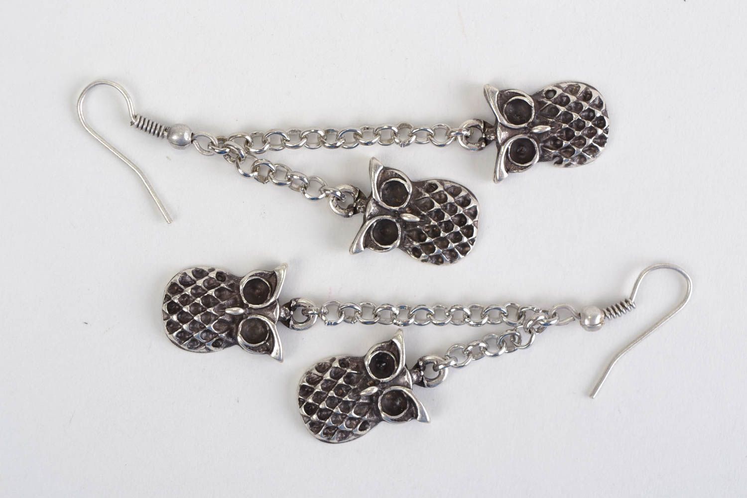 Metallische handmade Ohrringe mit Anhängen Eulen schön stilvoll für Mädchen  foto 1