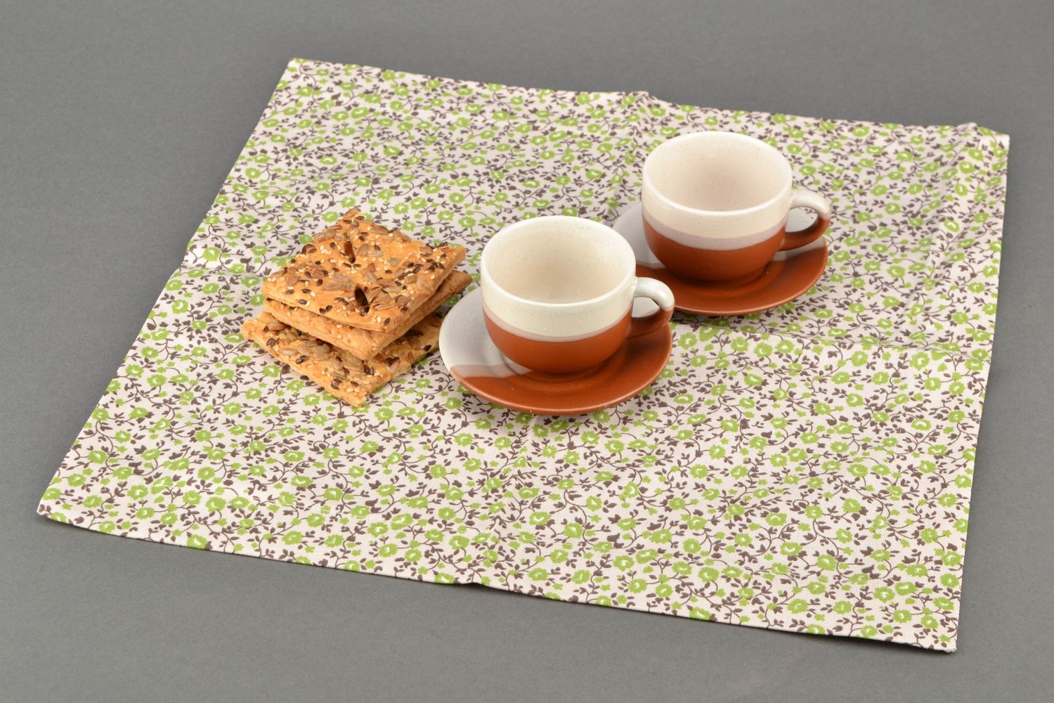 Handgemachte Serviette aus Stoff mit Blumenmuster für Küche foto 1