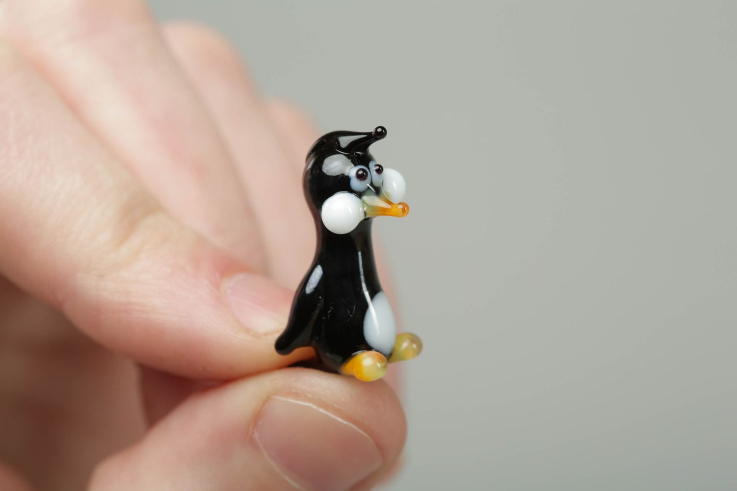 Небольшая стеклянная фигурка в технике лэмпворк Пингвинчик фото 4