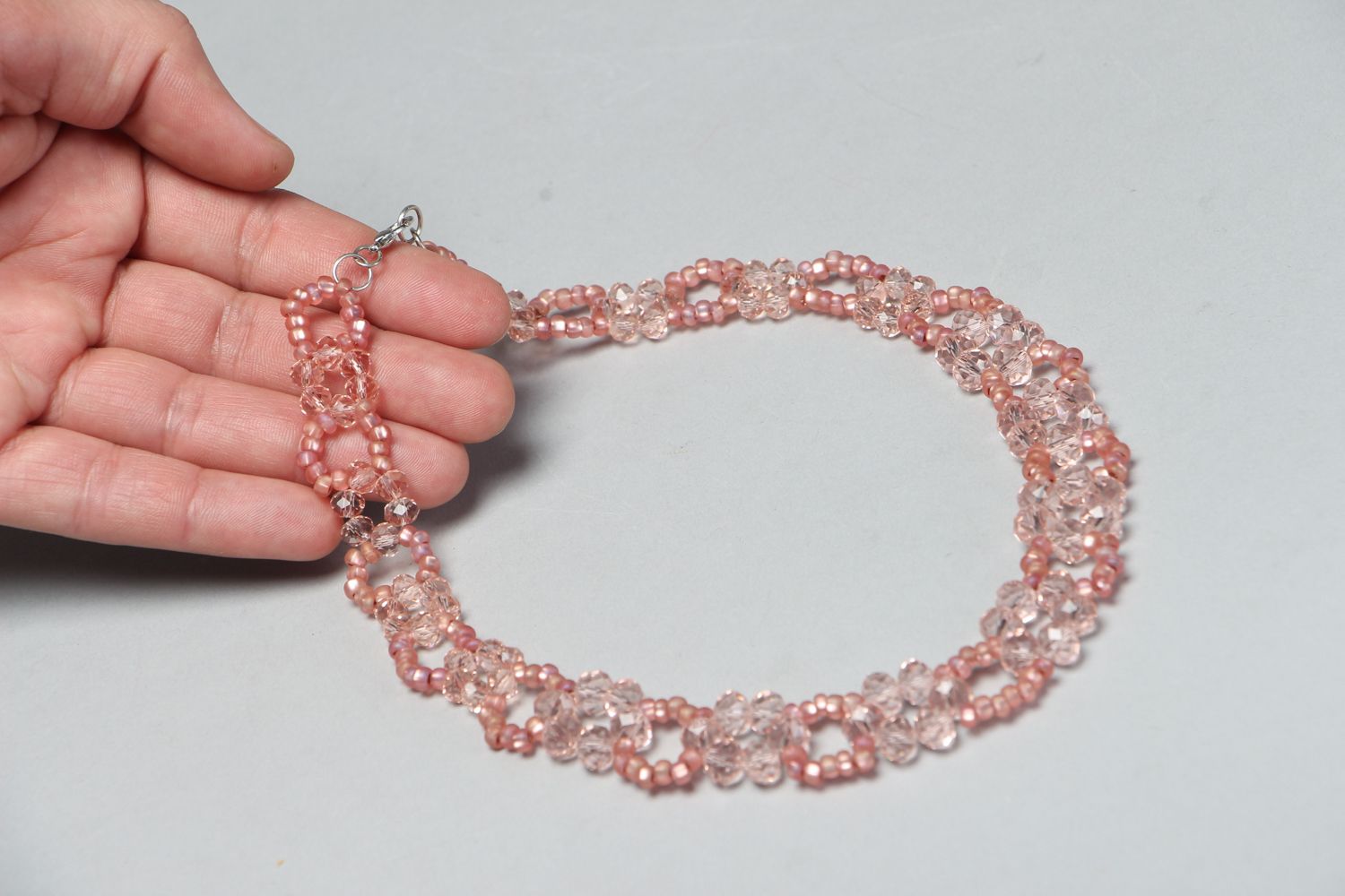 Collier en perles de rocaille et cristal rose pastel photo 4