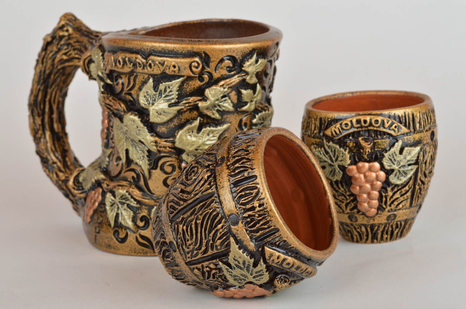 Juego de vajilla cerámica hecha a mano soporte de botella y 2 vasos de vino foto 2